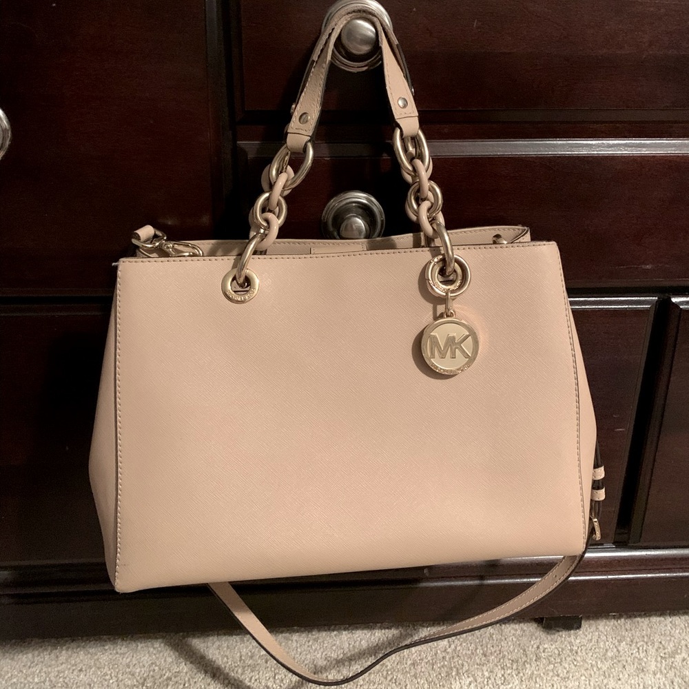 MK leather satchel purse. Good condition.